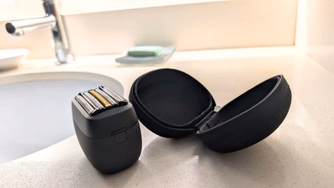 Panasonic Arc5 Palm-Sized 电动剃须刀