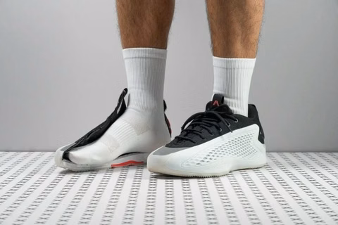 Adidas Anthony Edwards 1 Low 篮球鞋